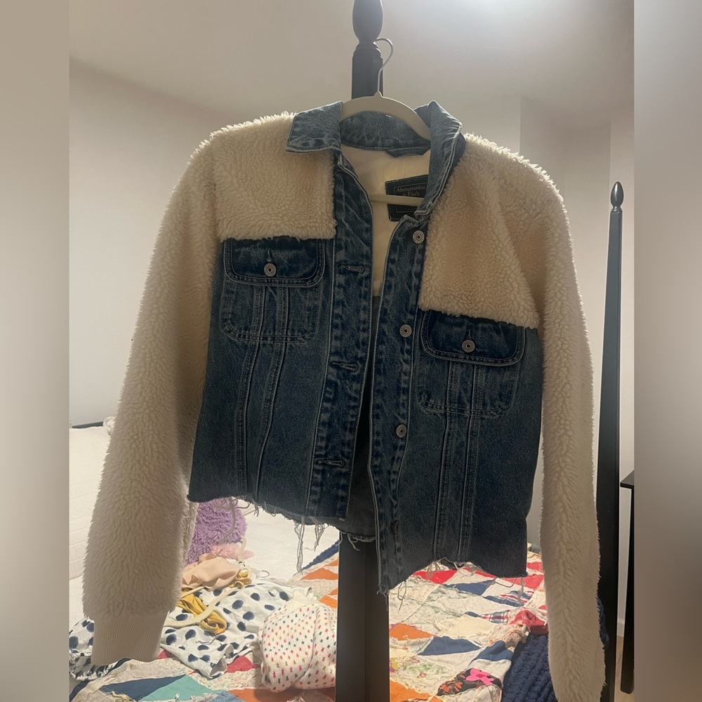 sherpa/jean jacket, abercrombie & fitch size medium